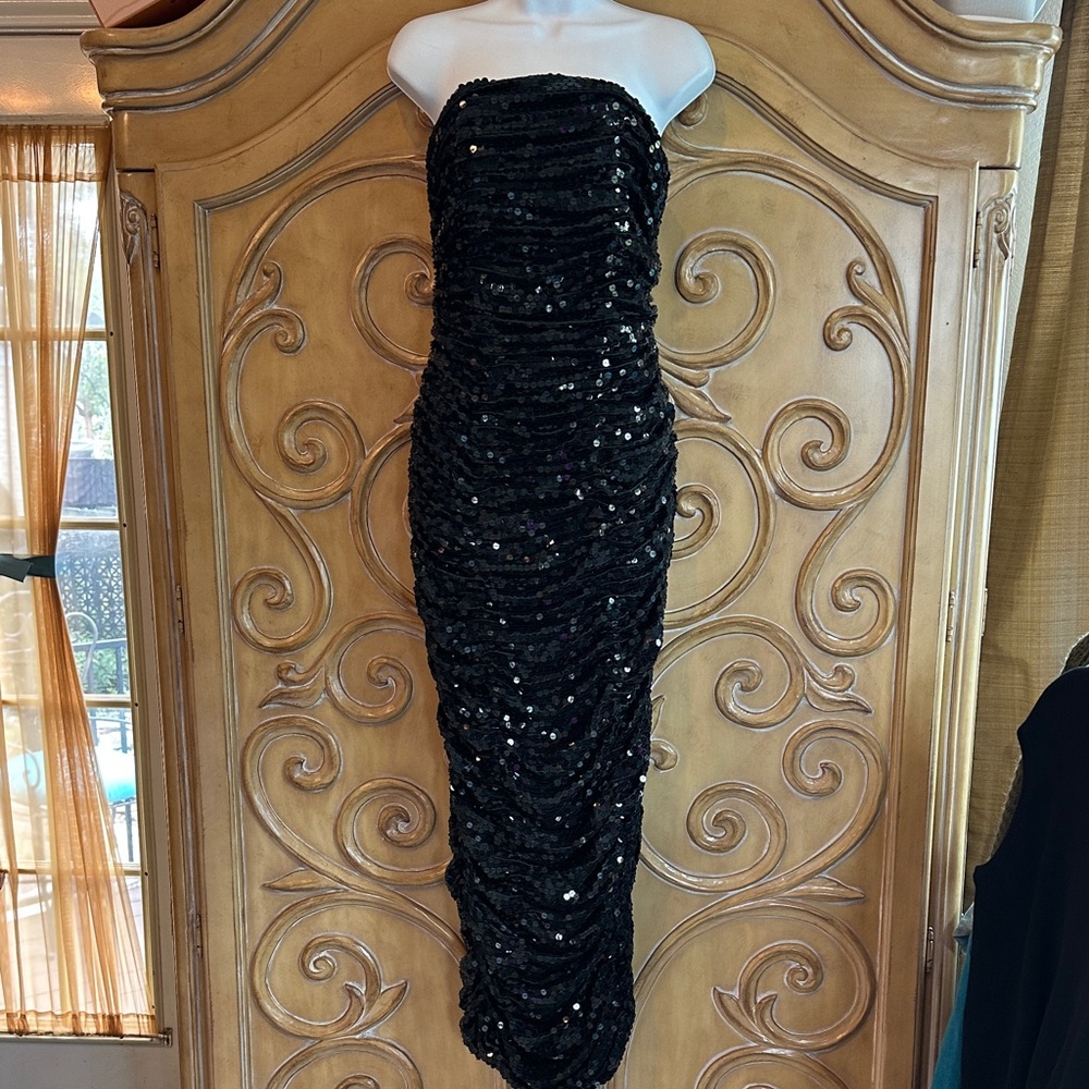 NWOT Elegant Black Strapless Sequin Dress